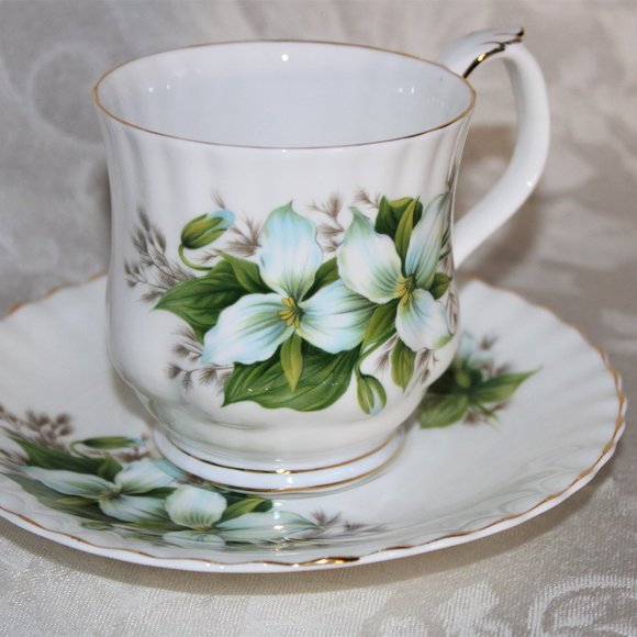 Royal Albert Trillium Mug & Saucer Set | Royal Albert Vintage China - Picture 10 of 16